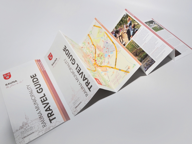 Raunas novada tūrisma ceļvedis, brošūras dizains 