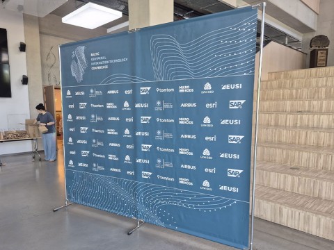 Banner printing for mobile advertising stands