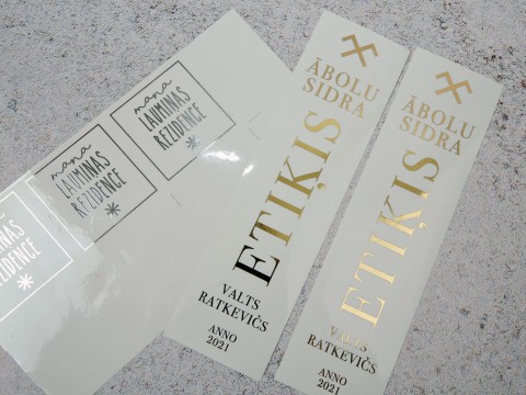 Label printing with silver and gold