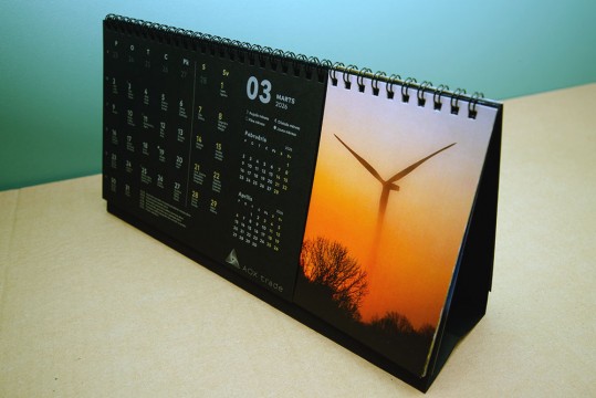 Printing of exclusive desk calendars
