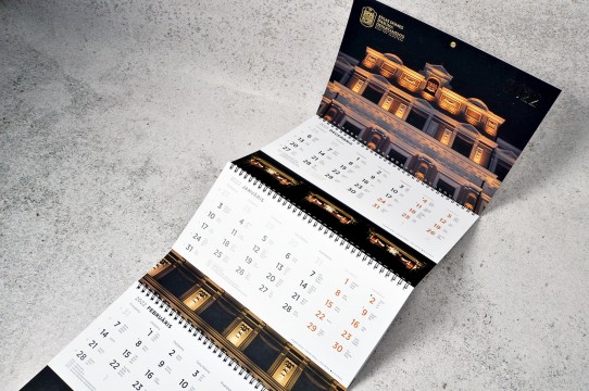 Elegant wall calendars