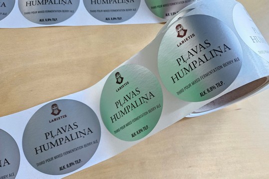 printing of labels and stickers on metallic adhesive film in flexography