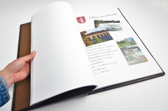 Production of a yearbook in hardcover